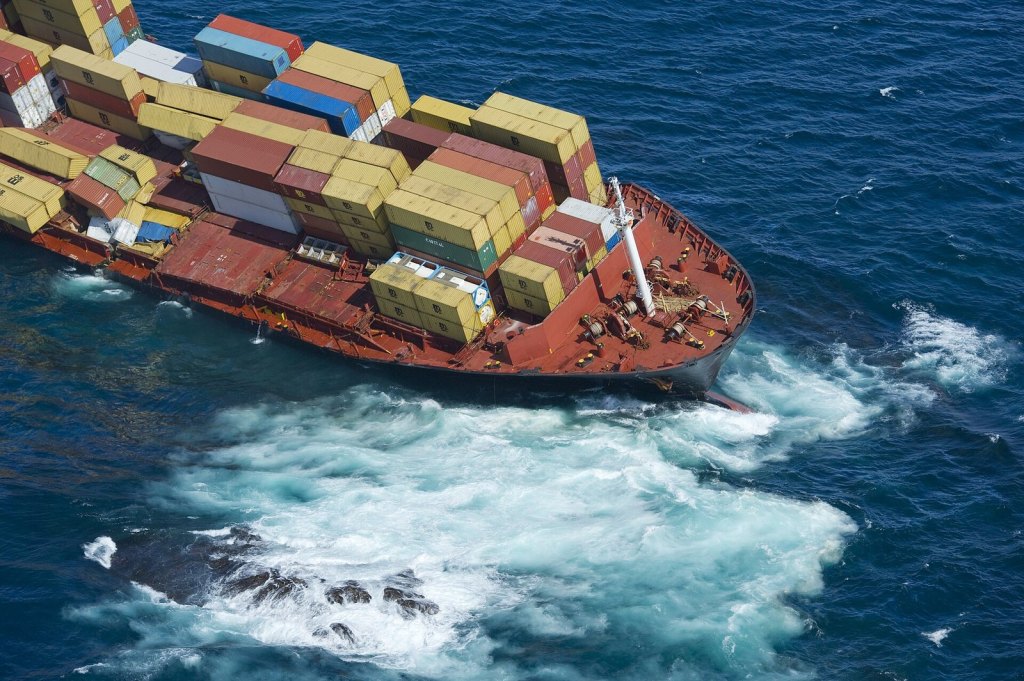 Rena on Astrolabe Reef: The 2011 Grounding and Its&nbsp;Aftermath