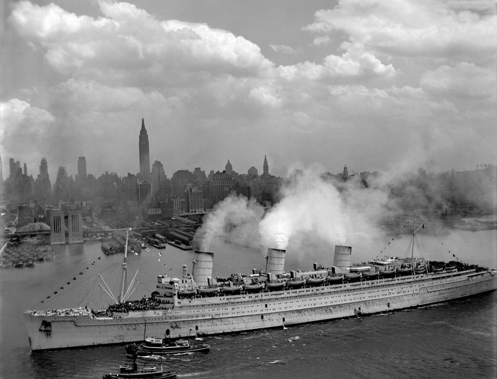 RMS Queen Mary: From Atlantic Liner to&nbsp;Troopship